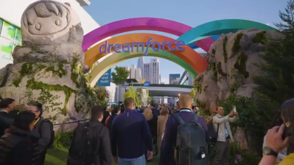 Dreamforce-Salesforce-Vectr-Solutions